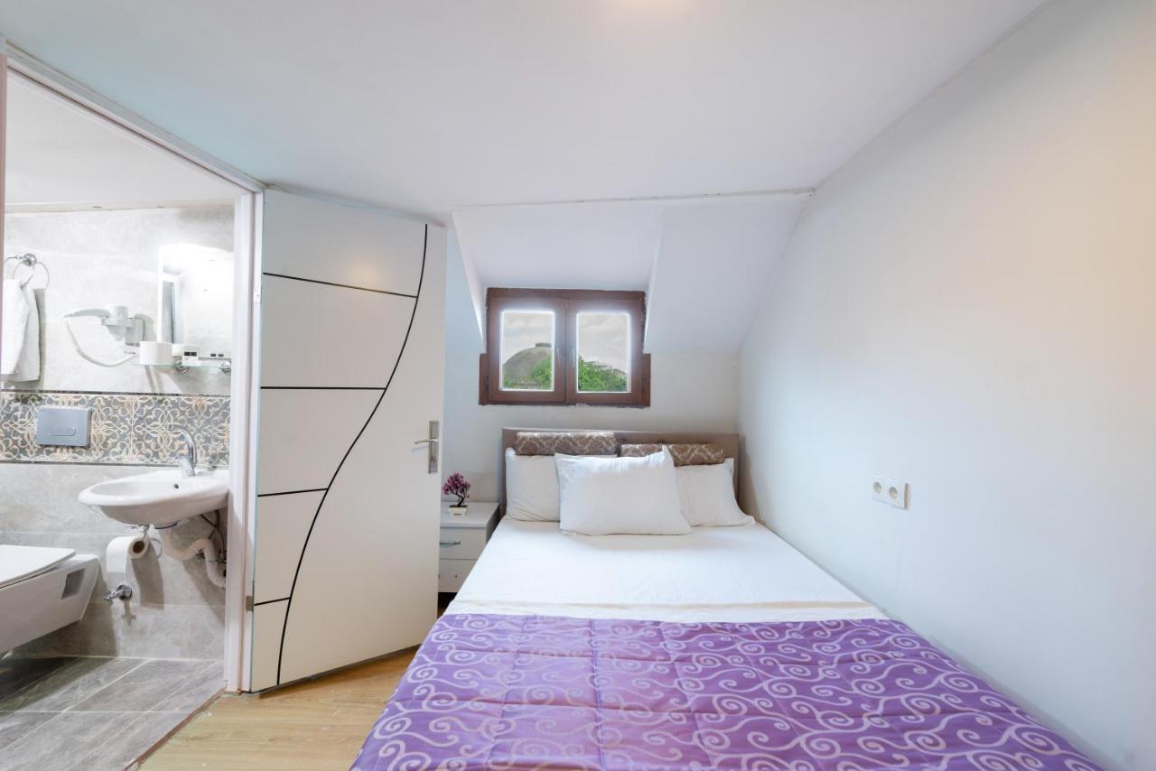 Otel House *